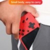 O consolă de jocuri portabilă mică pentru copii, cu jocuri clasice retro roșii, cu sute de încărcătoare de jocuri, poate fi cone