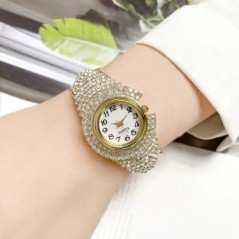 O versiune coreeană a ceasului de damă, la modă și versatil, cu brățară de cuarț cu incrustație de diamante, de lux
